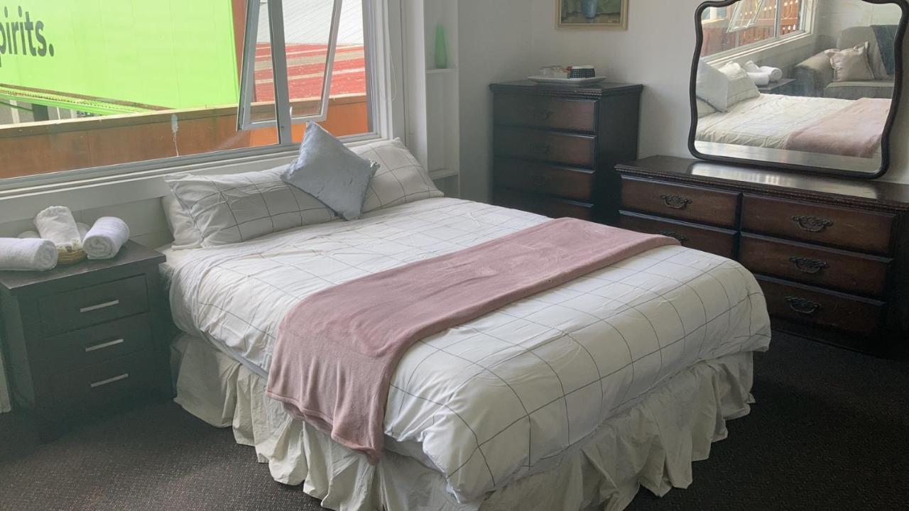 Downtown Backpackers & Accommodation Nelson Exteriör bild